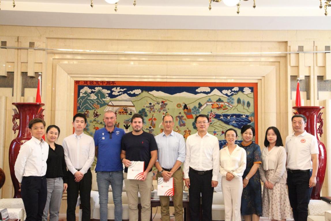 0c82a24eb4094a979318759ebe449a27